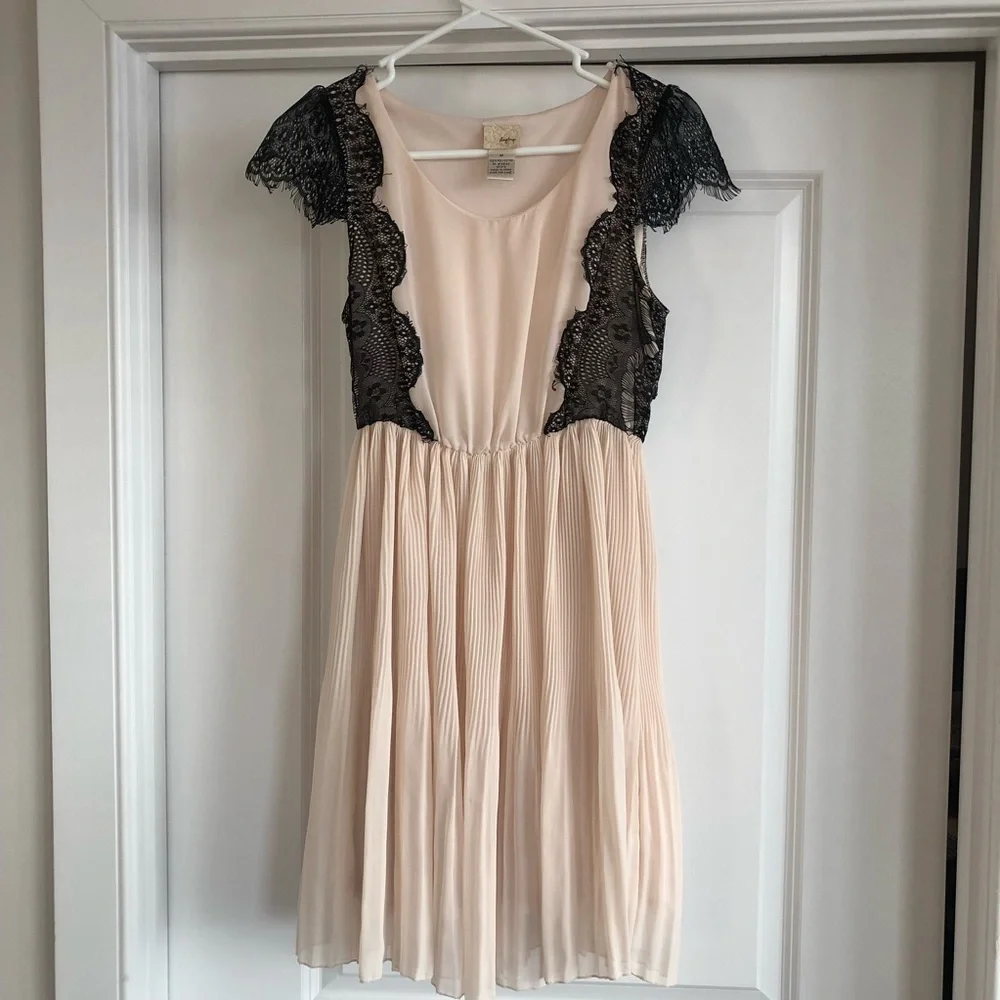 Daytrip - Off-white Dress - Size M - Picture 2 of 8